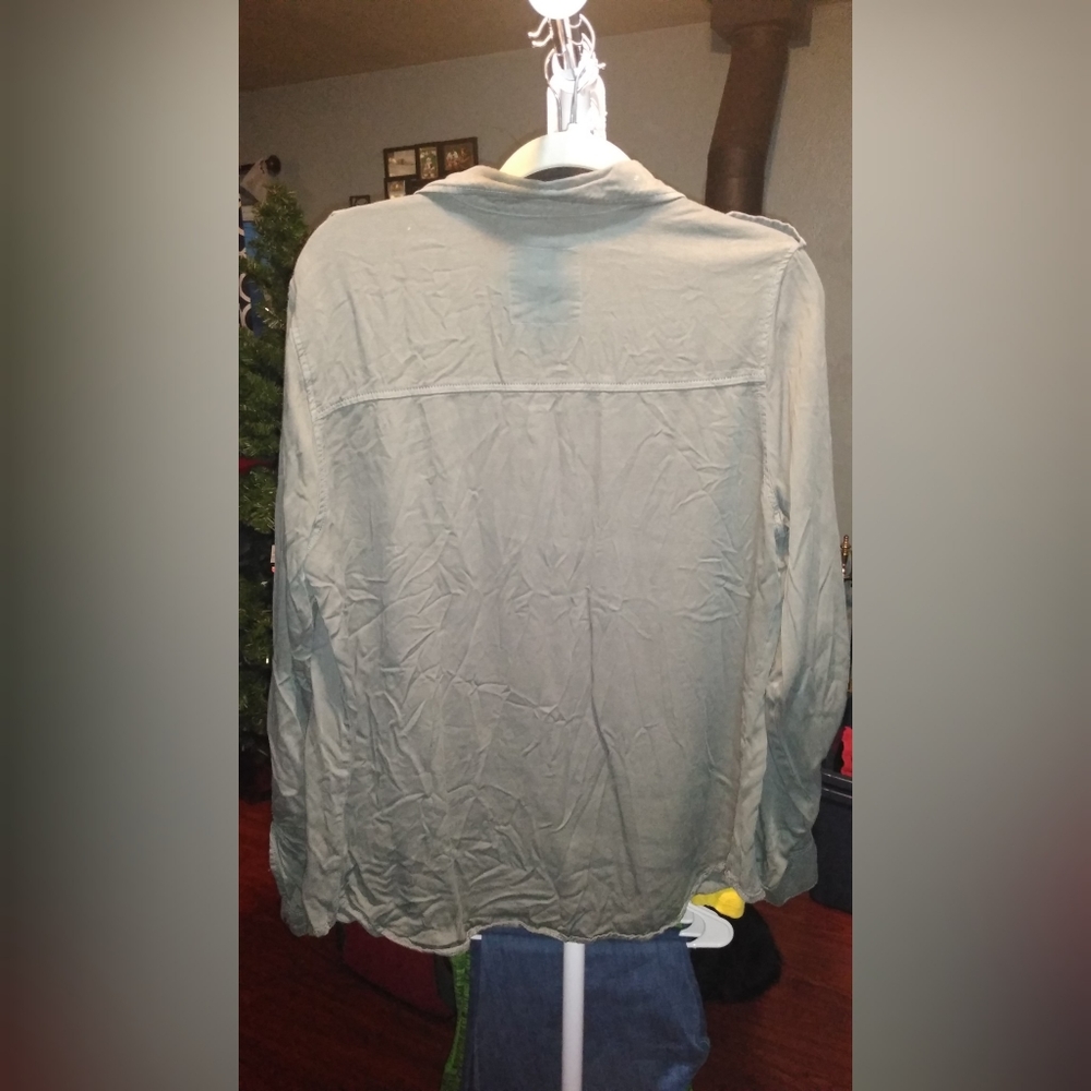 2X - Picture 2 of 2